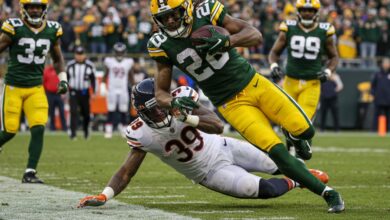 Davante Adams Takes a Swipe at the Bears